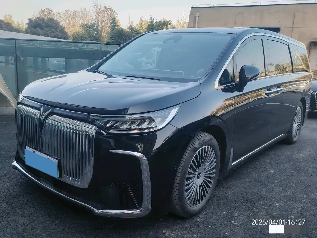 2025 Voyah Dream 1.5T 150HP L4 PHEV 41.7KWH,autocango,china used car exporter,china ev exporter,chinese used car exporter,chinese used ev exporter