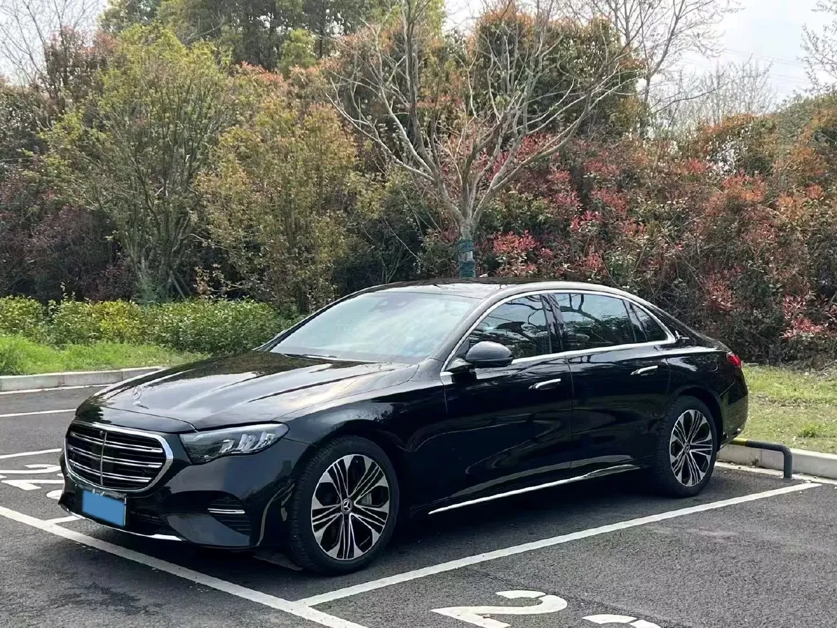 2024 Mercedes-Benz E Class 2.0T 204HP L4 9AT PHEV 25.4KWH,autocango,china used car exporter,china ev exporter,chinese used car exporter,chinese used ev exporter