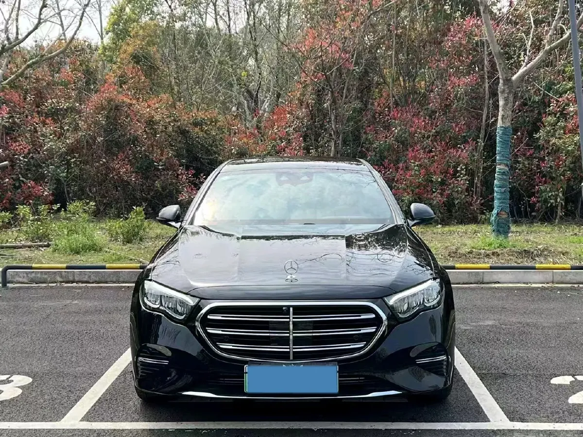2024 Mercedes-Benz E Class 2.0T 204HP L4 9AT PHEV 25.4KWH,autocango,china used car exporter,china ev exporter,chinese used car exporter,chinese used ev exporter