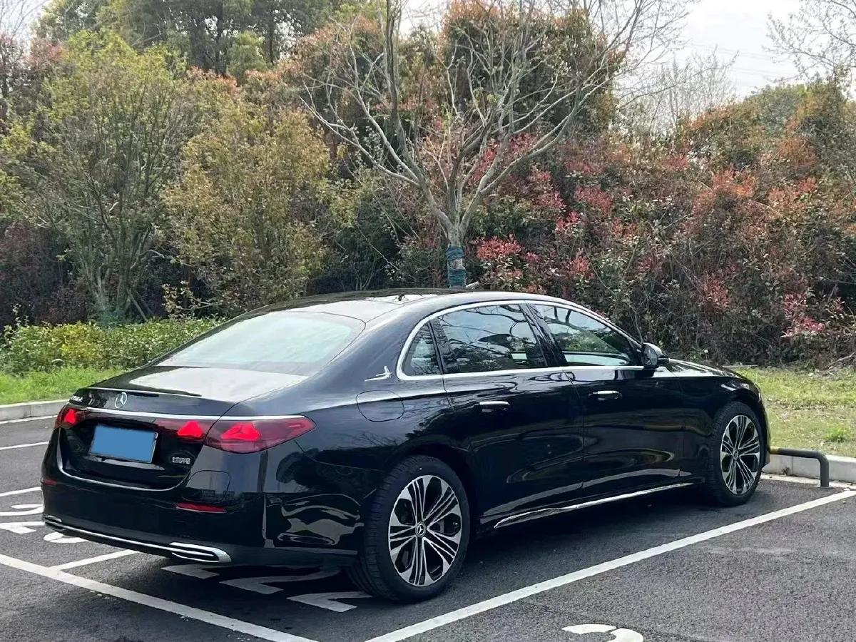 2024 Mercedes-Benz E Class 2.0T 204HP L4 9AT PHEV 25.4KWH,autocango,china used car exporter,china ev exporter,chinese used car exporter,chinese used ev exporter