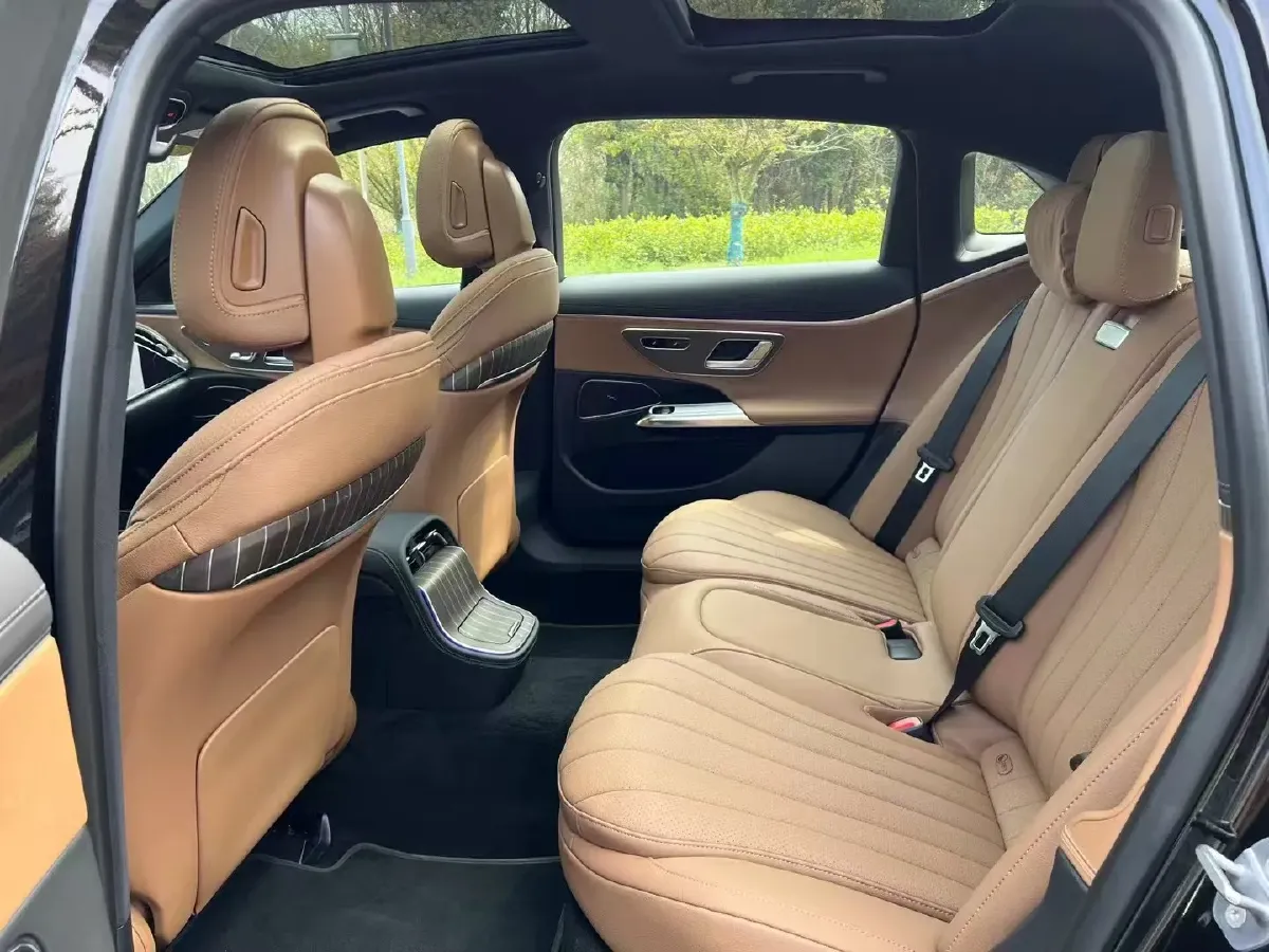 2024 Mercedes-Benz E Class 2.0T 204HP L4 9AT PHEV 25.4KWH,autocango,china used car exporter,china ev exporter,chinese used car exporter,chinese used ev exporter