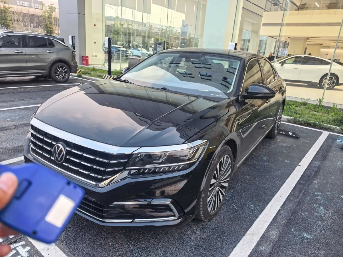2021 Volkswagen Passat 2.0T 186HP L4 7DCT,autocango,china used car exporter,china ev exporter,chinese used car exporter,chinese used ev exporter