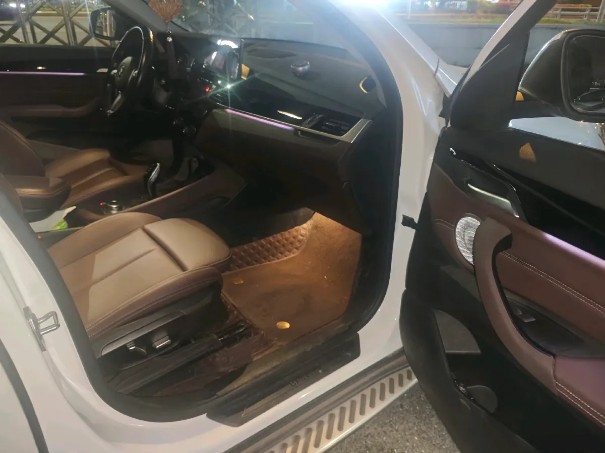 2022 BMW X1 2.0T 192HP L4 7DCT,autocango,china used car exporter,china ev exporter,chinese used car exporter,chinese used ev exporter