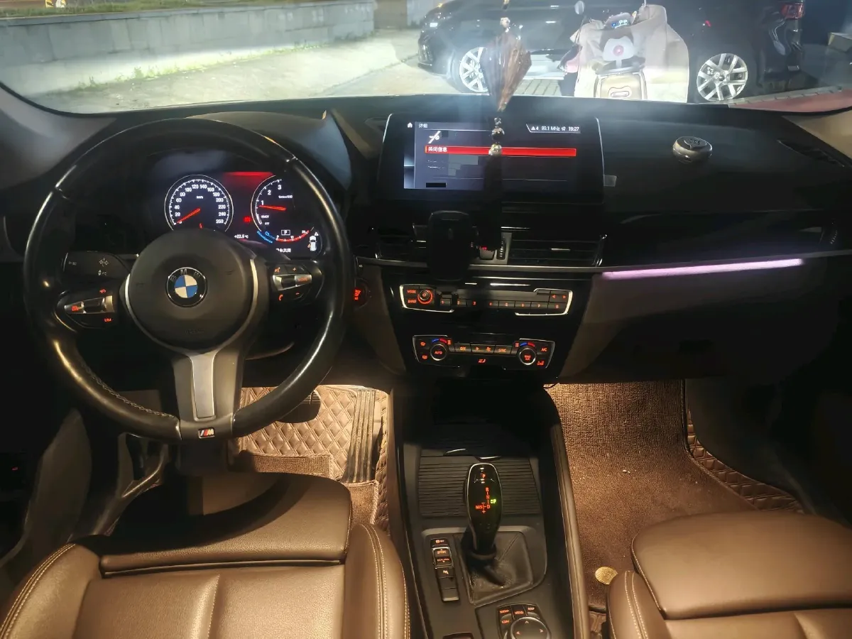 2022 BMW X1 2.0T 192HP L4 7DCT,autocango,china used car exporter,china ev exporter,chinese used car exporter,chinese used ev exporter