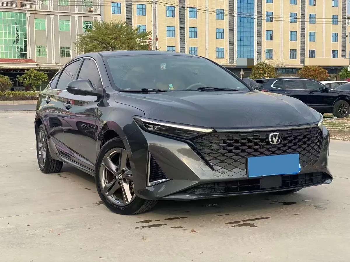 2023 ChangAn Raeton Plus 1.5T 188HP L4 7DCT,autocango,china used car exporter,china ev exporter,chinese used car exporter,chinese used ev exporter