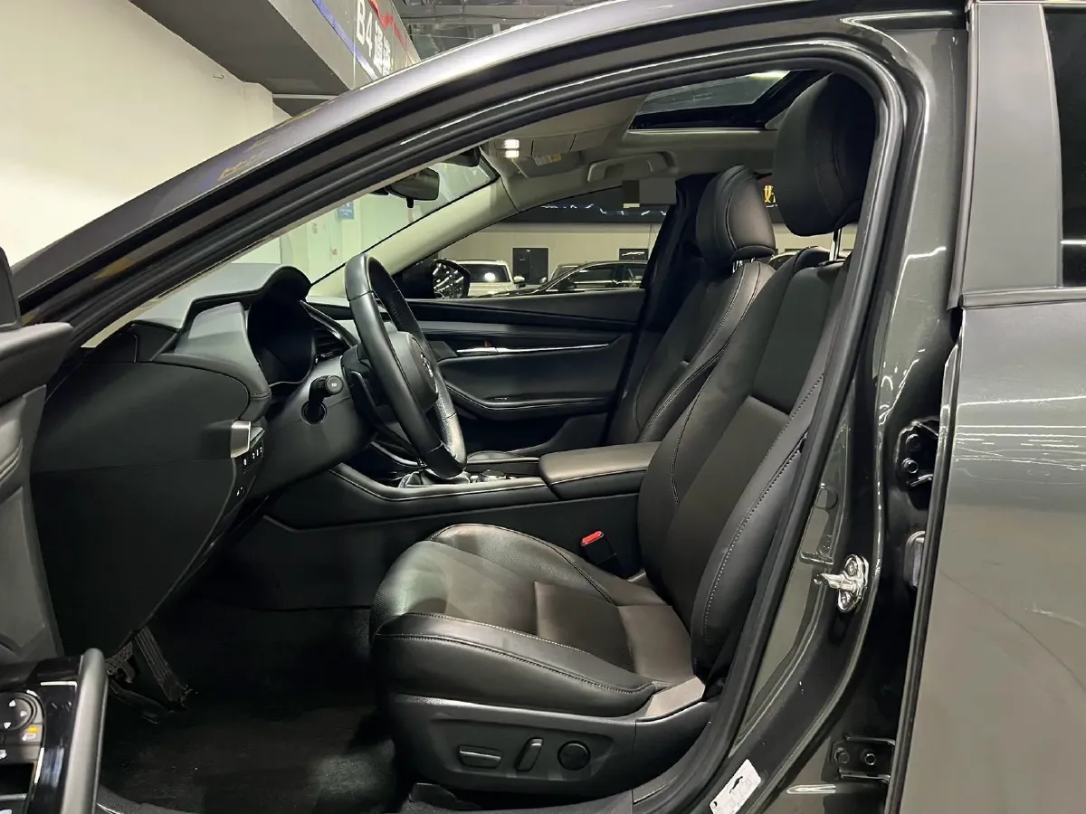 2021 Mazda 3 Axela 2.0L 158HP L4 6AT,autocango,china used car exporter,china ev exporter,chinese used car exporter,chinese used ev exporter