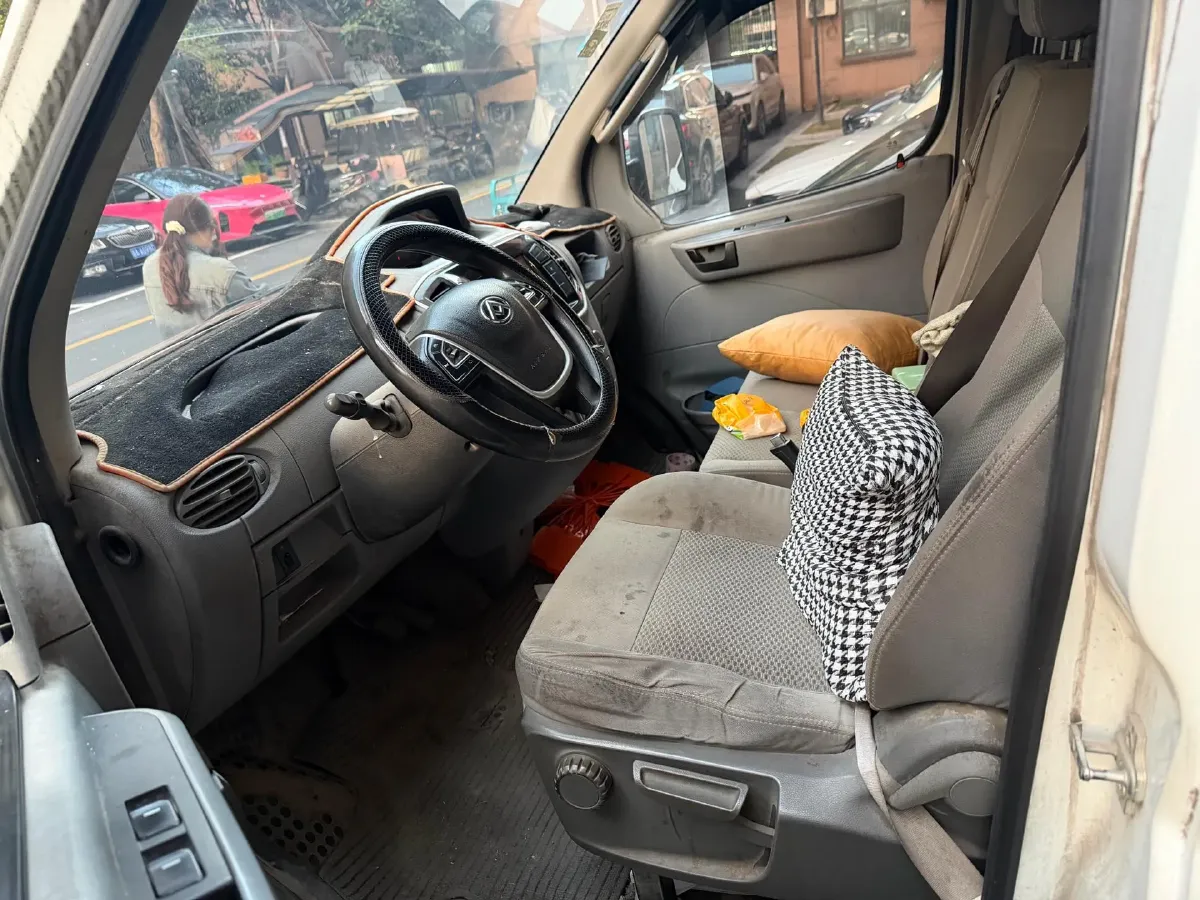 2020 MAXUS XinTu V80 2.5T 136HP L4 6MT,autocango,china used car exporter,china ev exporter,chinese used car exporter,chinese used ev exporter