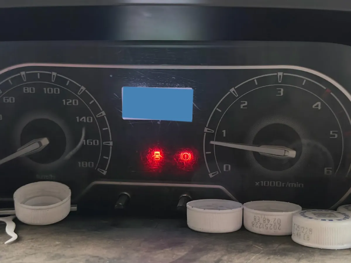 2020 MAXUS XinTu V80 2.5T 136HP L4 6MT,autocango,china used car exporter,china ev exporter,chinese used car exporter,chinese used ev exporter