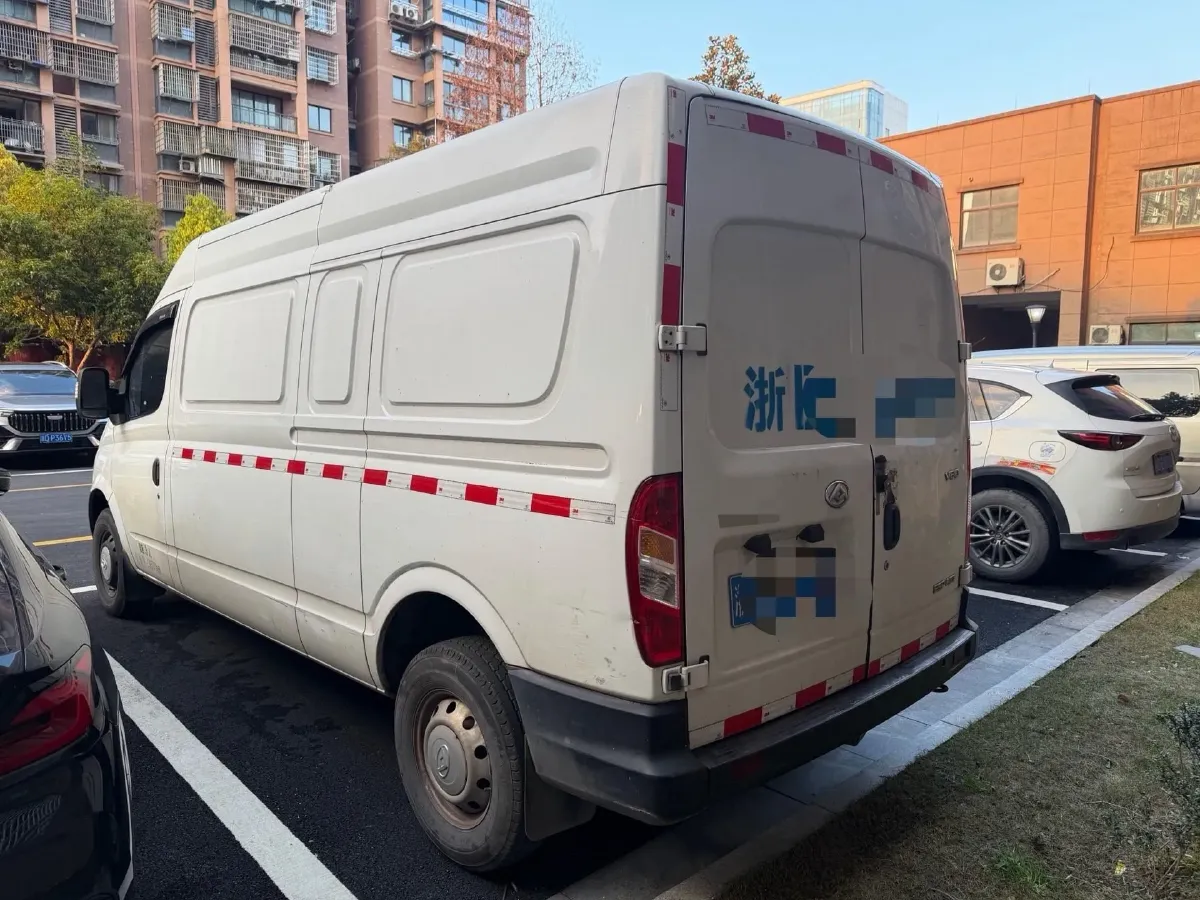 2020 MAXUS XinTu V80 2.5T 136HP L4 6MT,autocango,china used car exporter,china ev exporter,chinese used car exporter,chinese used ev exporter