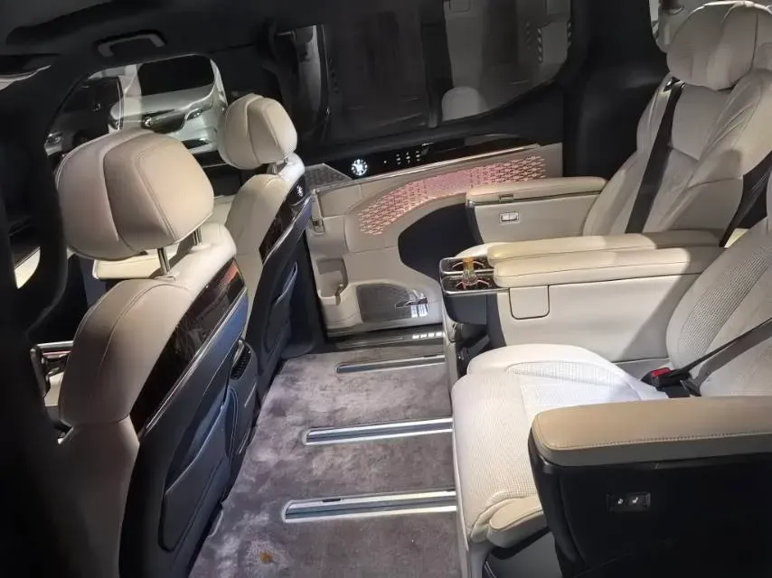 2022 Zeekr 009 BEV 116KWH,autocango,china used car exporter,china ev exporter,chinese used car exporter,chinese used ev exporter