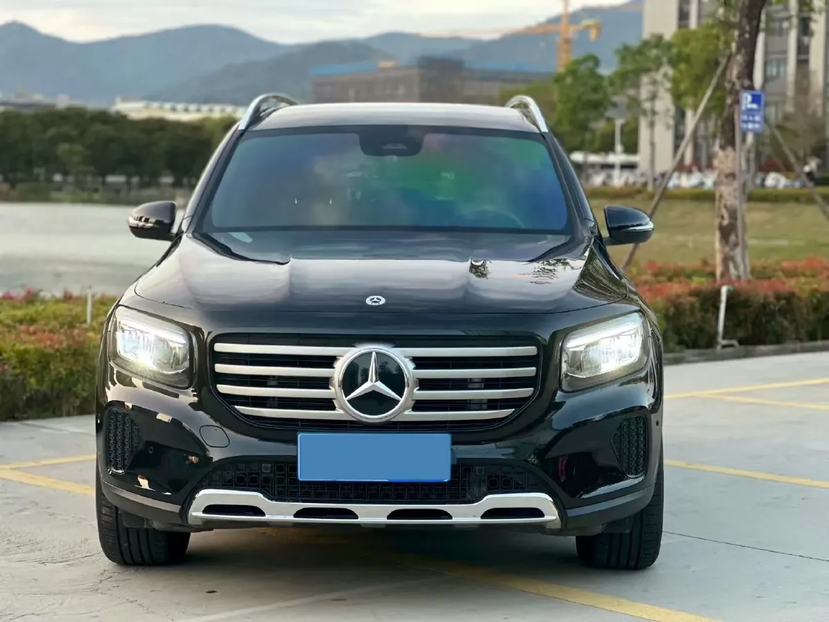 2025 Mercedes-Benz GLB Class 2.0T 190HP L4 8DCT,autocango,china used car exporter,china ev exporter,chinese used car exporter,chinese used ev exporter