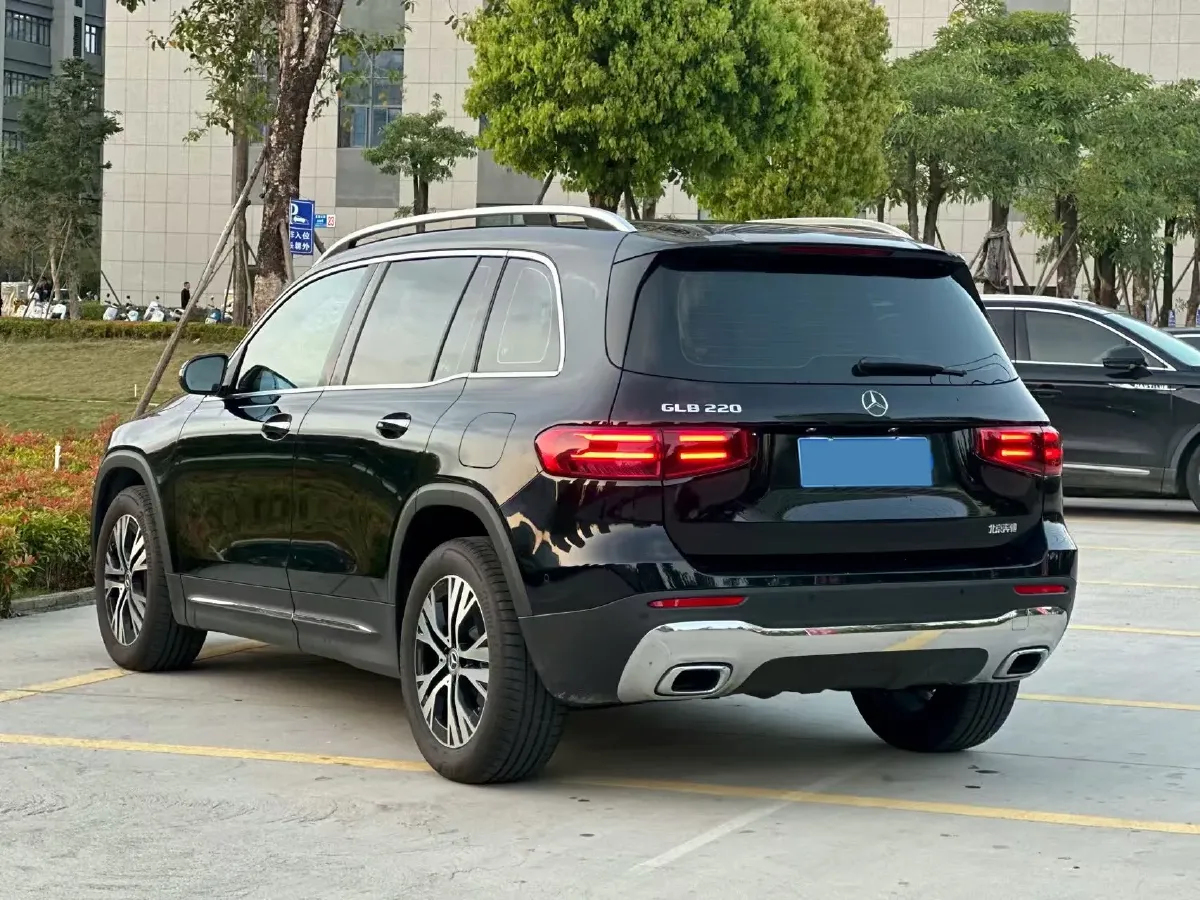 2025 Mercedes-Benz GLB Class 2.0T 190HP L4 8DCT,autocango,china used car exporter,china ev exporter,chinese used car exporter,chinese used ev exporter