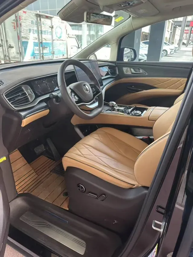 2025 Denza DenzaN9 2.0T 207HP L4 E-CVT PHEV,autocango,china used car exporter,china ev exporter,chinese used car exporter,chinese used ev exporter