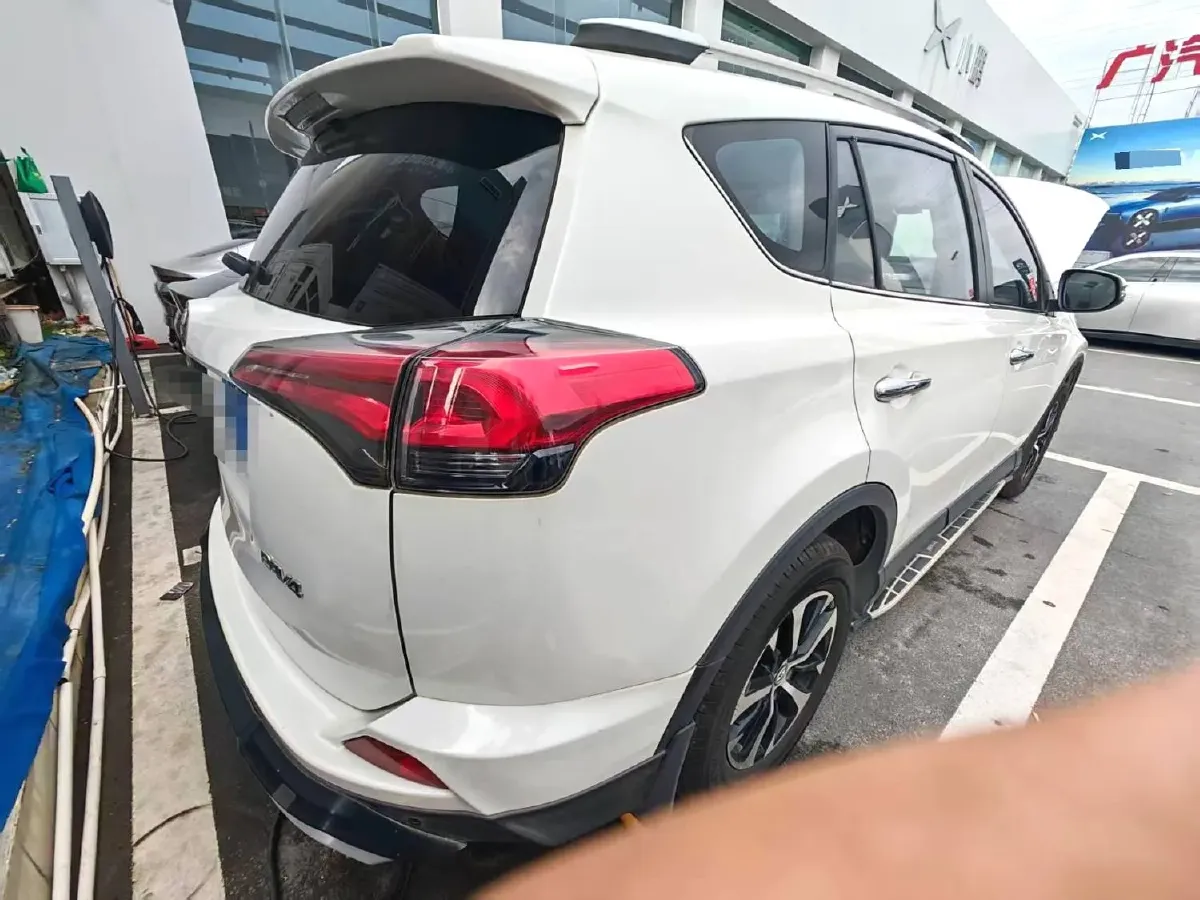 2016 Mitsubishi Outlander 2.0L 150HP L4 CVT,autocango,china used car exporter,china ev exporter,chinese used car exporter,chinese used ev exporter