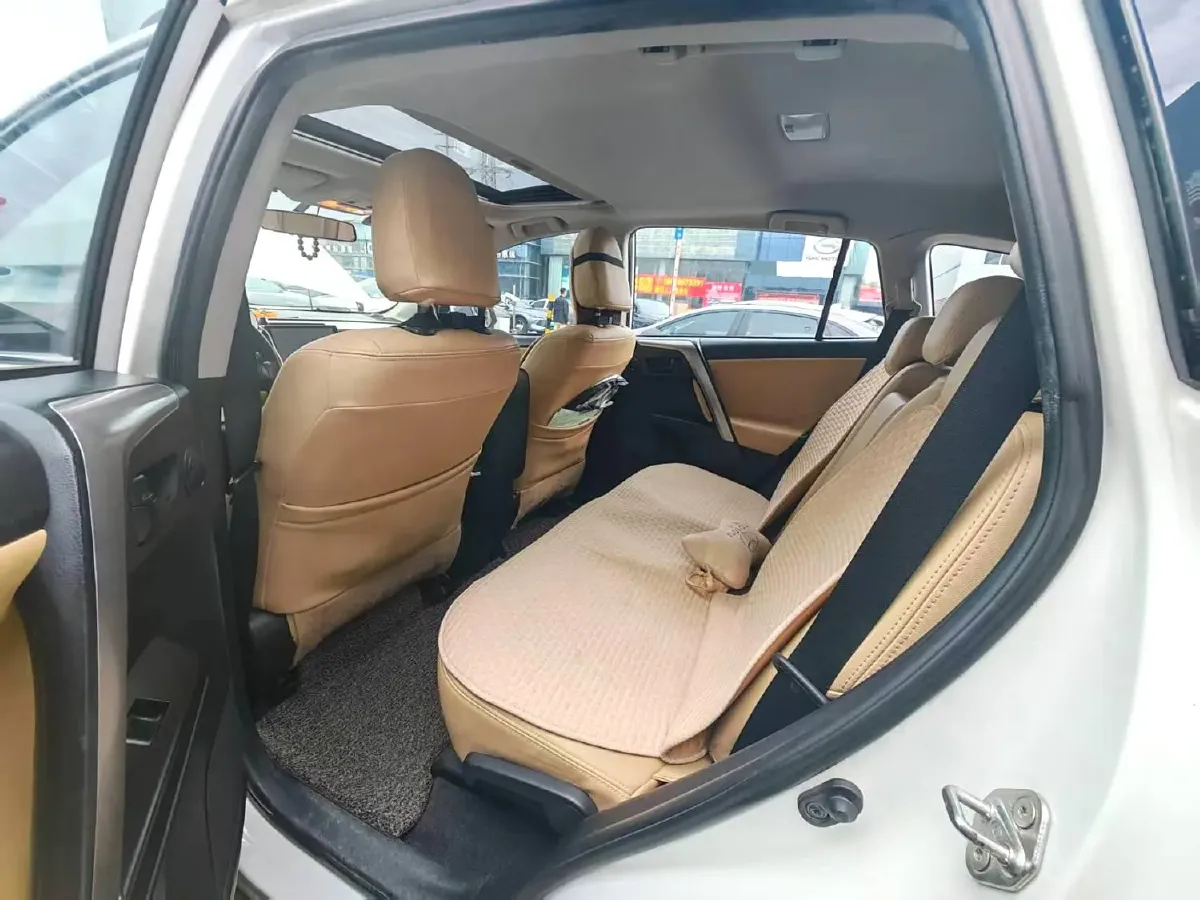 2016 Mitsubishi Outlander 2.0L 150HP L4 CVT,autocango,china used car exporter,china ev exporter,chinese used car exporter,chinese used ev exporter