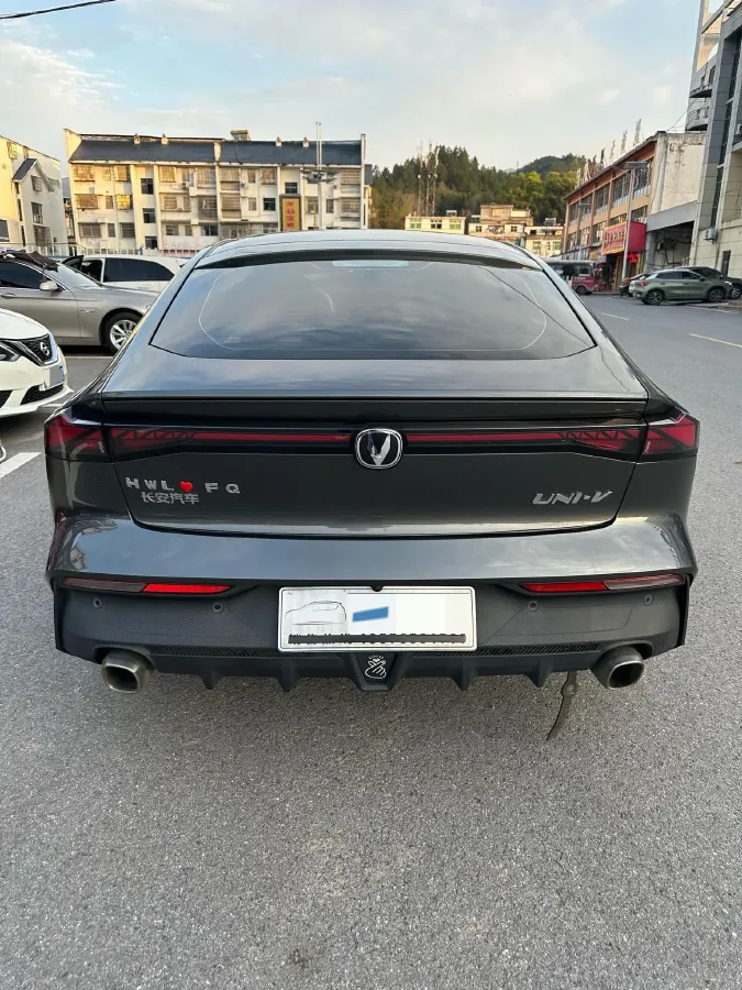 2023 ChangAn UNI-V 1.5T 188HP L4 7DCT,autocango,china used car exporter,china ev exporter,chinese used car exporter,chinese used ev exporter