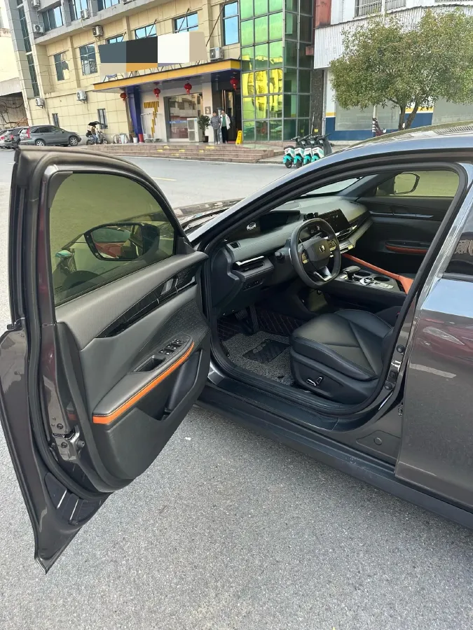 2023 ChangAn UNI-V 1.5T 188HP L4 7DCT,autocango,china used car exporter,china ev exporter,chinese used car exporter,chinese used ev exporter