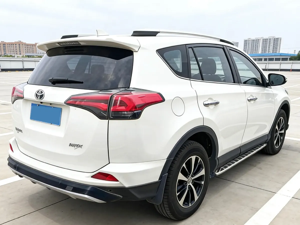 2016 Mitsubishi Outlander 2.0L 150HP L4 CVT,autocango,china used car exporter,china ev exporter,chinese used car exporter,chinese used ev exporter