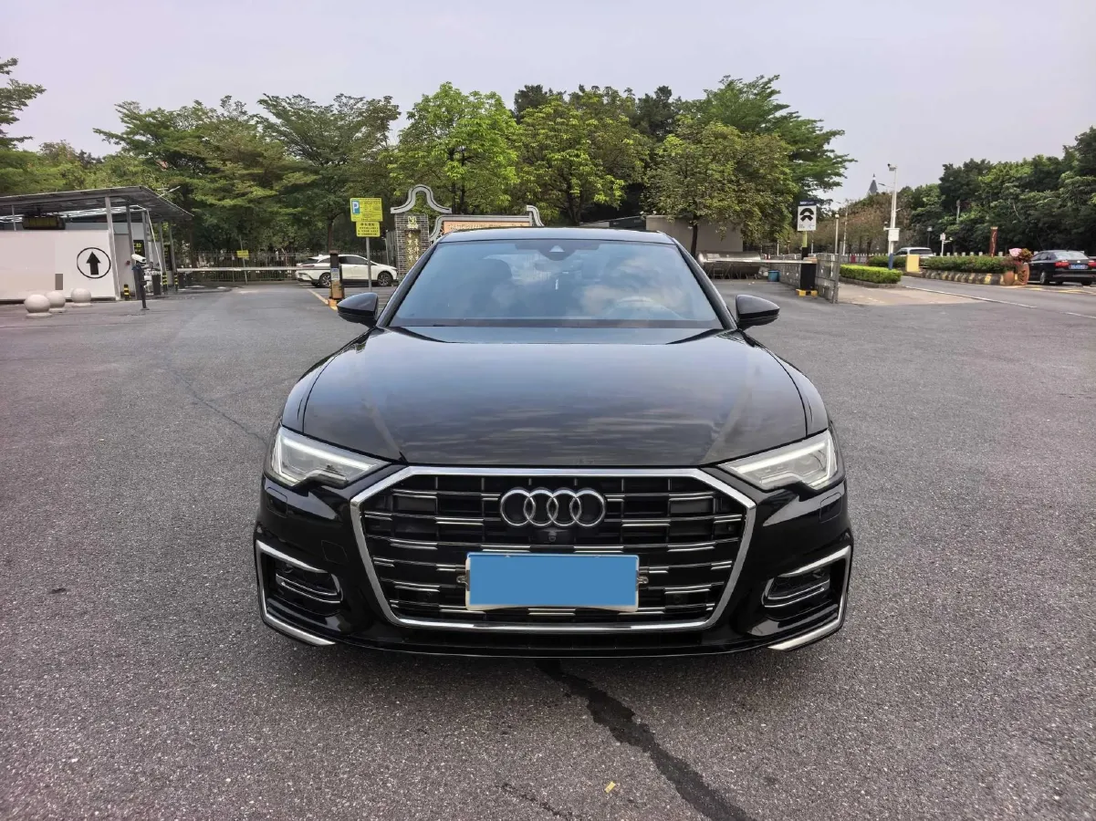 2023 Audi A6L 2.0T 245HP L4 7DCT,autocango,china used car exporter,china ev exporter,chinese used car exporter,chinese used ev exporter