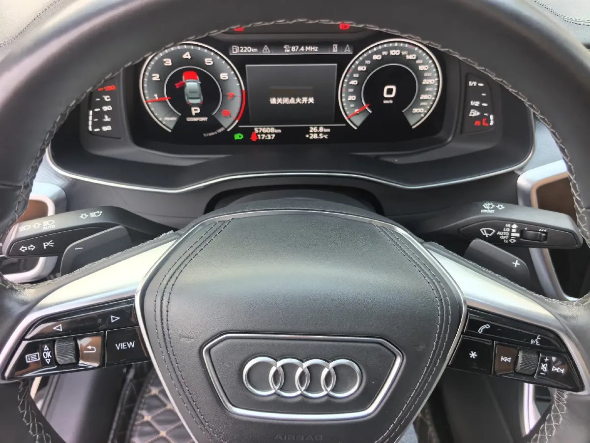 2023 Audi A6L 2.0T 245HP L4 7DCT,autocango,china used car exporter,china ev exporter,chinese used car exporter,chinese used ev exporter