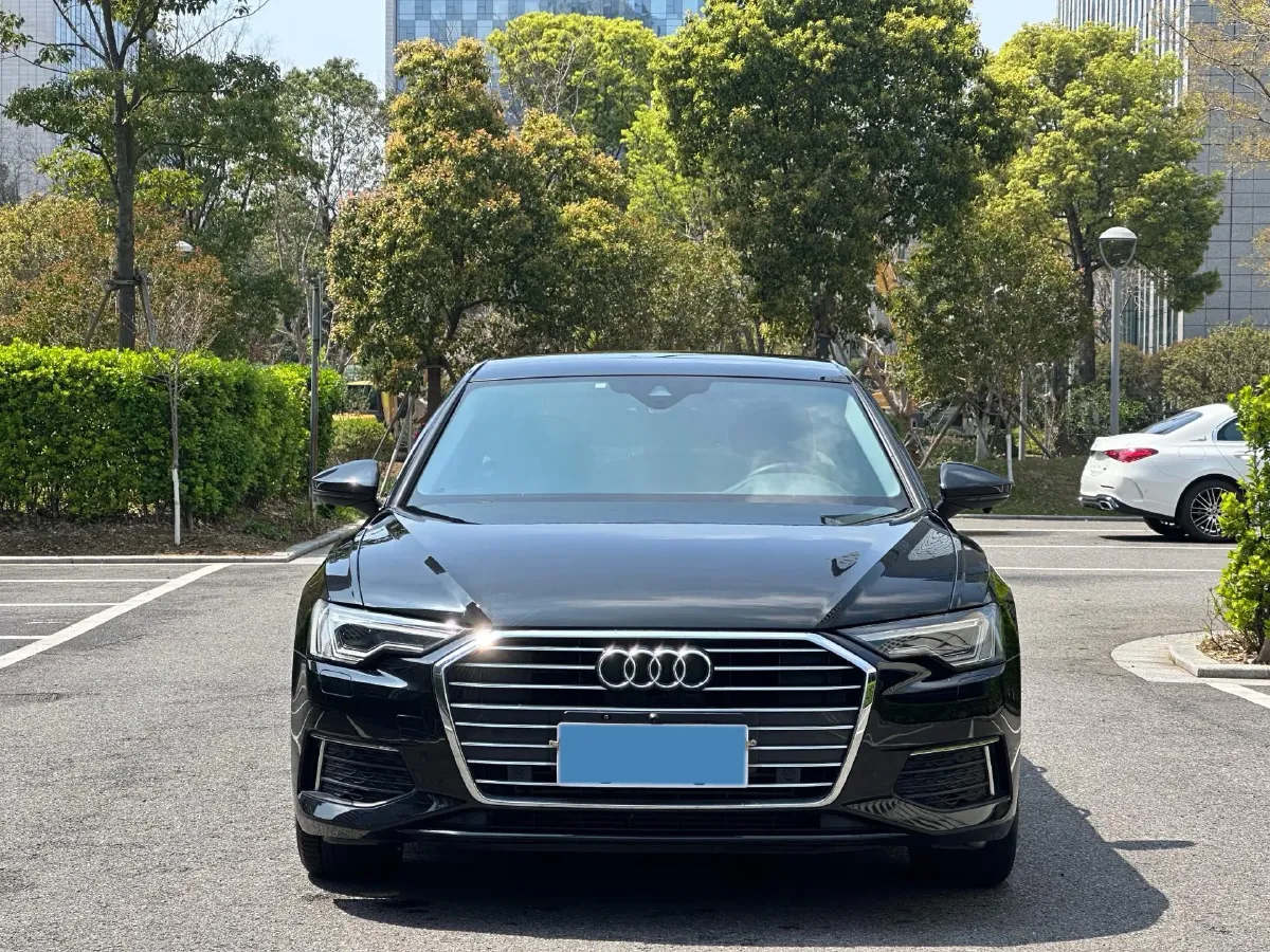 2021 Audi A6L 2.0T 190HP L4 7DCT,autocango,china used car exporter,china ev exporter,chinese used car exporter,chinese used ev exporter