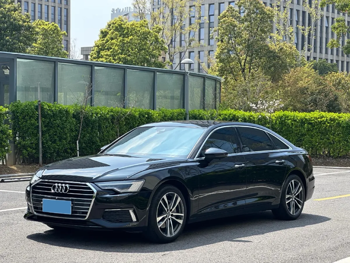 2021 Audi A6L 2.0T 190HP L4 7DCT,autocango,china used car exporter,china ev exporter,chinese used car exporter,chinese used ev exporter