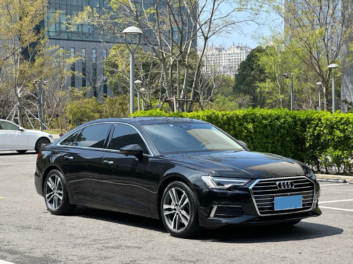 2021 Audi A6L 2.0T 190HP L4 7DCT,autocango,china used car exporter,china ev exporter,chinese used car exporter,chinese used ev exporter