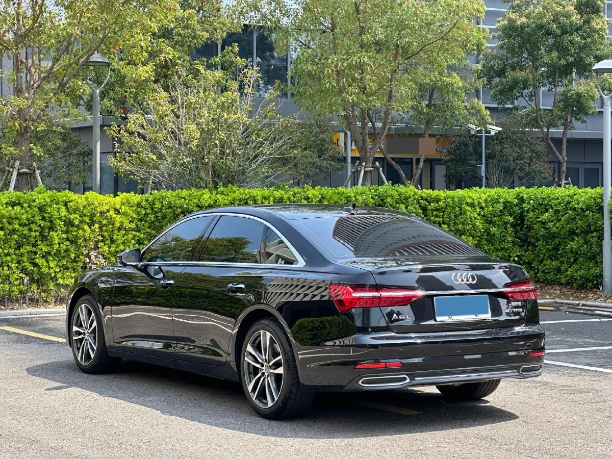 2021 Audi A6L 2.0T 190HP L4 7DCT,autocango,china used car exporter,china ev exporter,chinese used car exporter,chinese used ev exporter