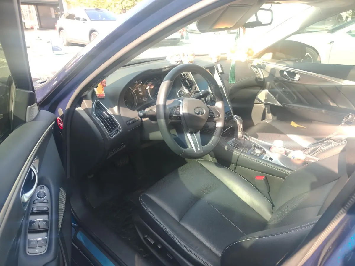 2018 Jeep Grand Commander 2.0T 265HP L4 9AT,autocango,china used car exporter,china ev exporter,chinese used car exporter,chinese used ev exporter