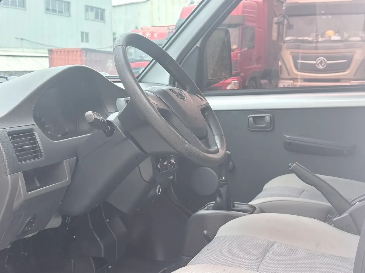 2023 WuLing RongGuang Mini Truck 1.5L 102HP L4 5MT,autocango,china used car exporter,china ev exporter,chinese used car exporter,chinese used ev exporter