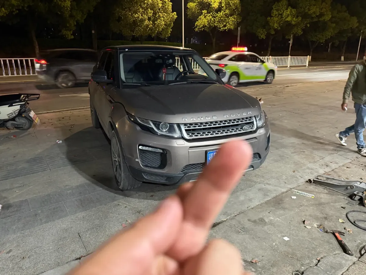 2018 Land Rover Range Rover Evoque 2.0T 241HP L4 9AT,autocango,china used car exporter,china ev exporter,chinese used car exporter,chinese used ev exporter