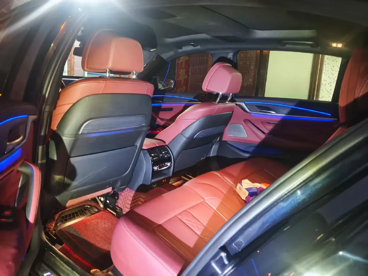 2022 BMW 5 Series 2.0T 252HP L4 8AT,autocango,china used car exporter,china ev exporter,chinese used car exporter,chinese used ev exporter