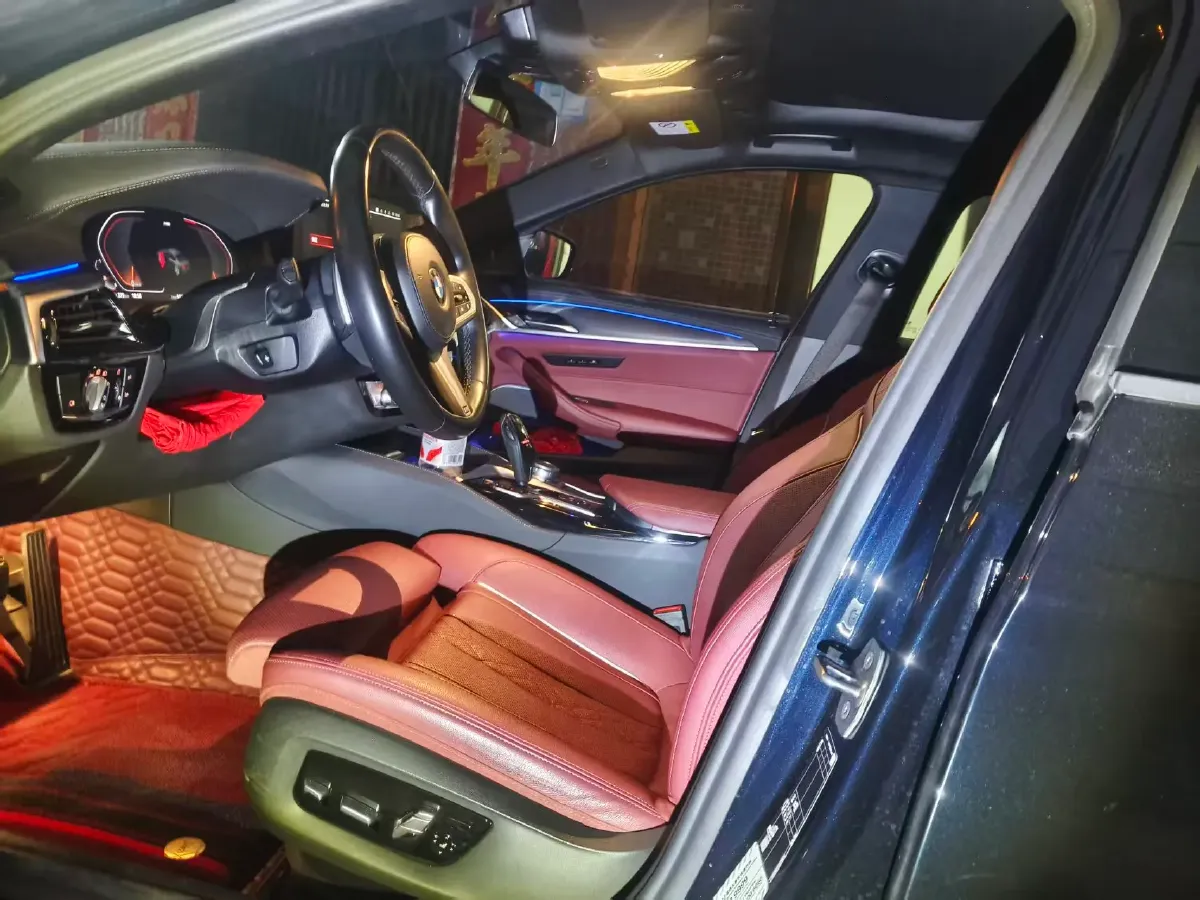 2022 BMW 5 Series 2.0T 252HP L4 8AT,autocango,china used car exporter,china ev exporter,chinese used car exporter,chinese used ev exporter