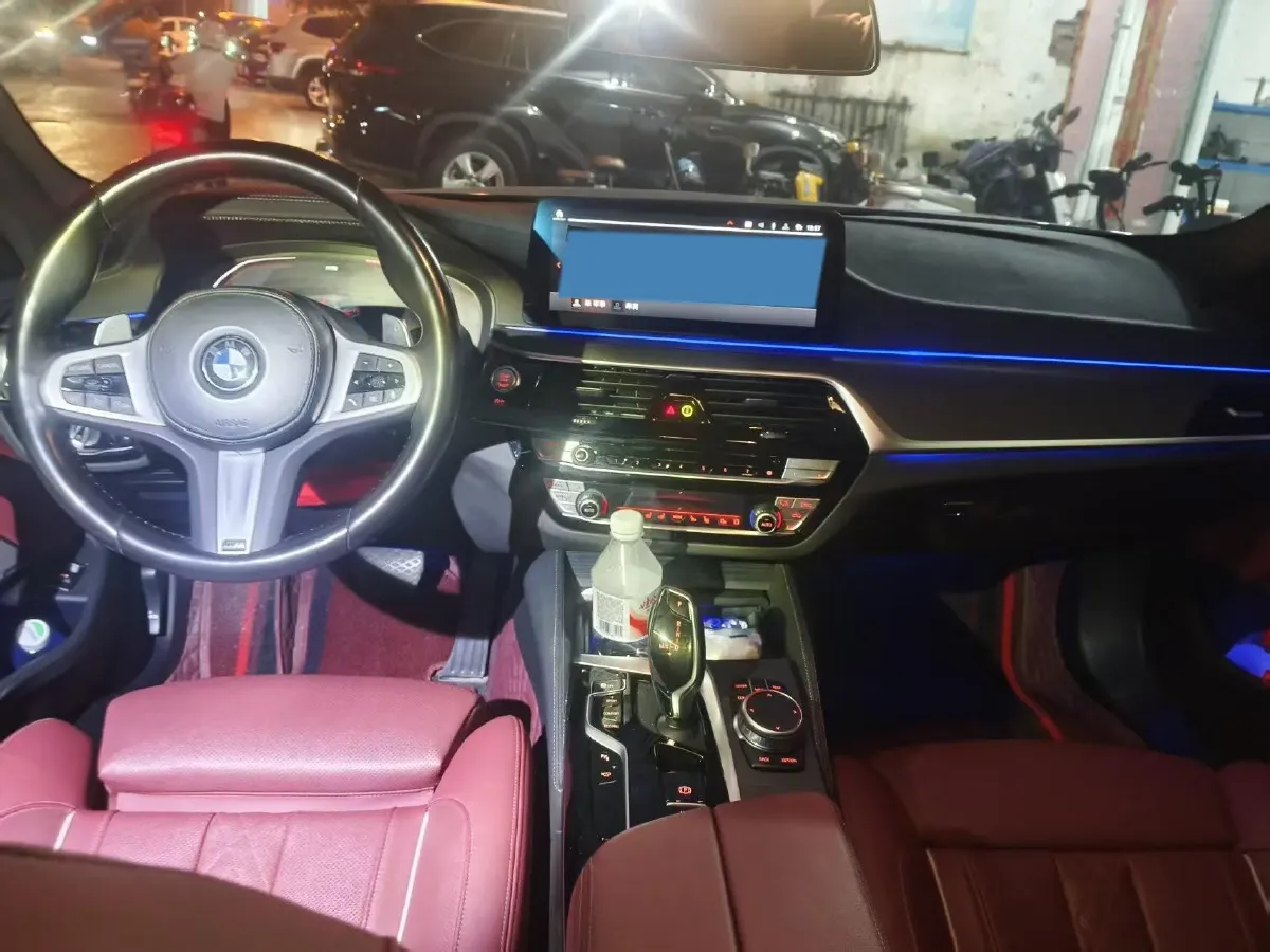 2022 BMW 5 Series 2.0T 252HP L4 8AT,autocango,china used car exporter,china ev exporter,chinese used car exporter,chinese used ev exporter