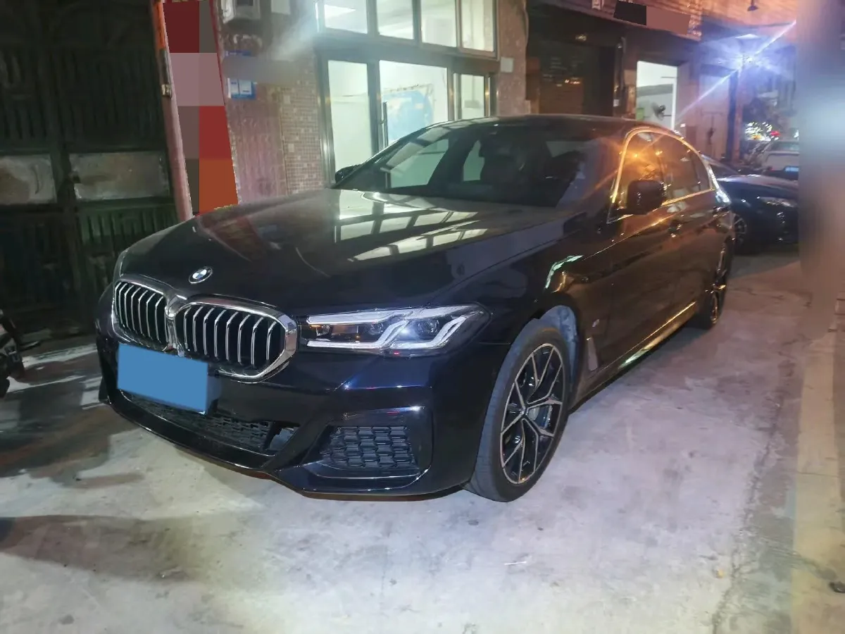2022 BMW 5 Series 2.0T 252HP L4 8AT,autocango,china used car exporter,china ev exporter,chinese used car exporter,chinese used ev exporter