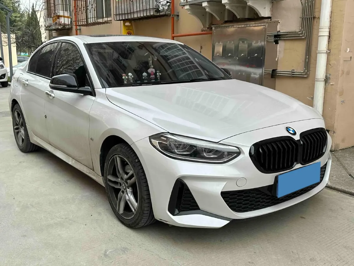2021 BMW 1 Series 1.5T 140HP L3 7DCT,autocango,china used car exporter,china ev exporter,chinese used car exporter,chinese used ev exporter