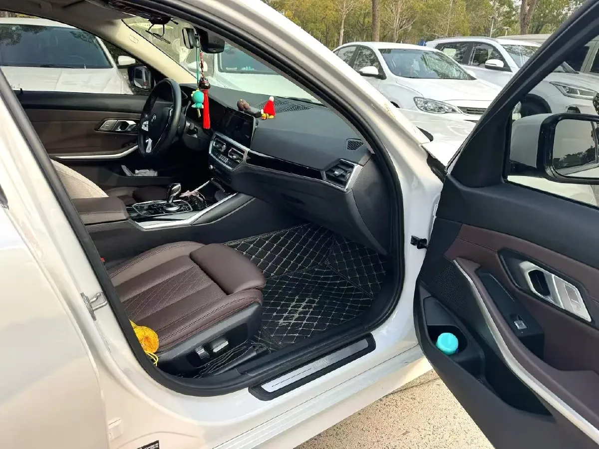 2022 BMW 3 Series 2.0T 156HP L4 8AT,autocango,china used car exporter,china ev exporter,chinese used car exporter,chinese used ev exporter