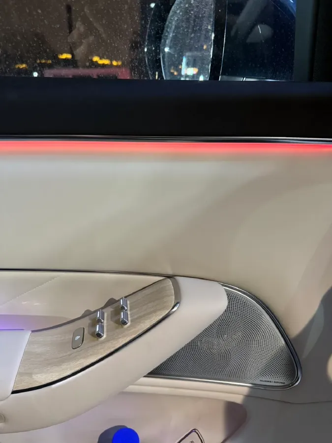 2025 AITO AITO M8 REEV 160HP REEV 53.4KWH,autocango,china used car exporter,china ev exporter,chinese used car exporter,chinese used ev exporter