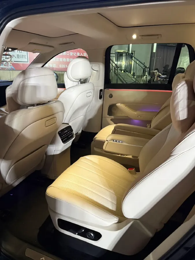 2025 AITO AITO M8 REEV 160HP REEV 53.4KWH,autocango,china used car exporter,china ev exporter,chinese used car exporter,chinese used ev exporter