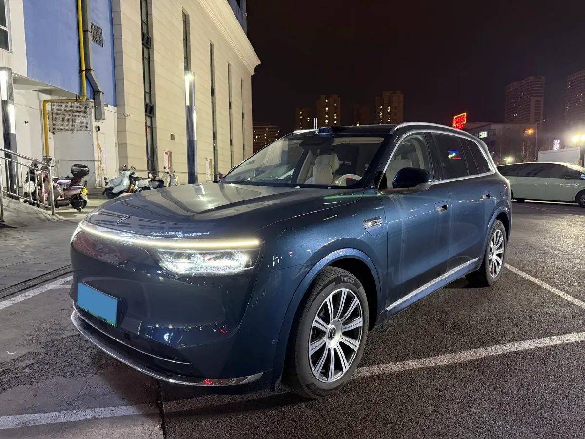 2025 AITO AITO M8 REEV 160HP REEV 53.4KWH,autocango,china used car exporter,china ev exporter,chinese used car exporter,chinese used ev exporter