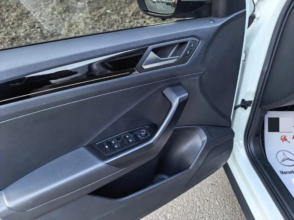 2022 Volkswagen T-Roc 1.4T 150HP L4 7DCT,autocango,china used car exporter,china ev exporter,chinese used car exporter,chinese used ev exporter