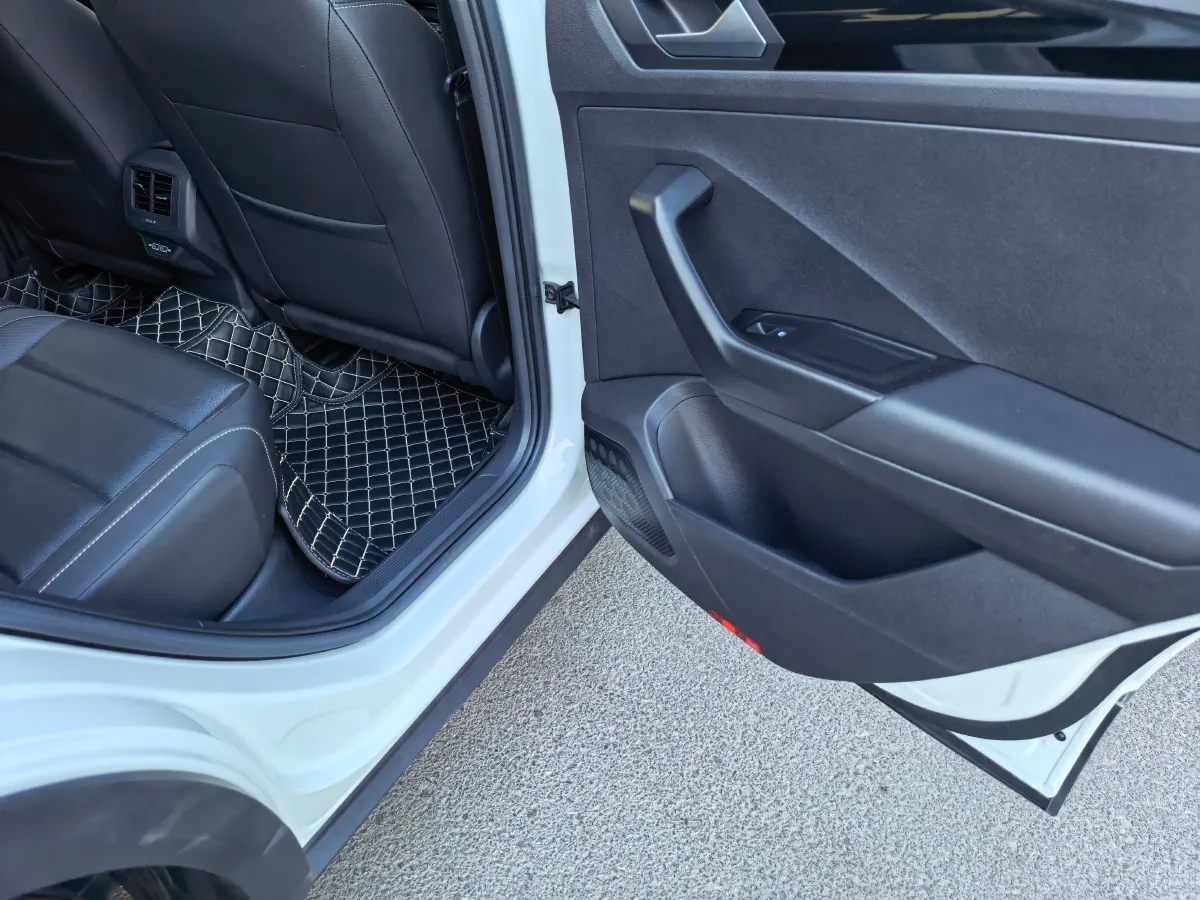 2022 Volkswagen T-Roc 1.4T 150HP L4 7DCT,autocango,china used car exporter,china ev exporter,chinese used car exporter,chinese used ev exporter