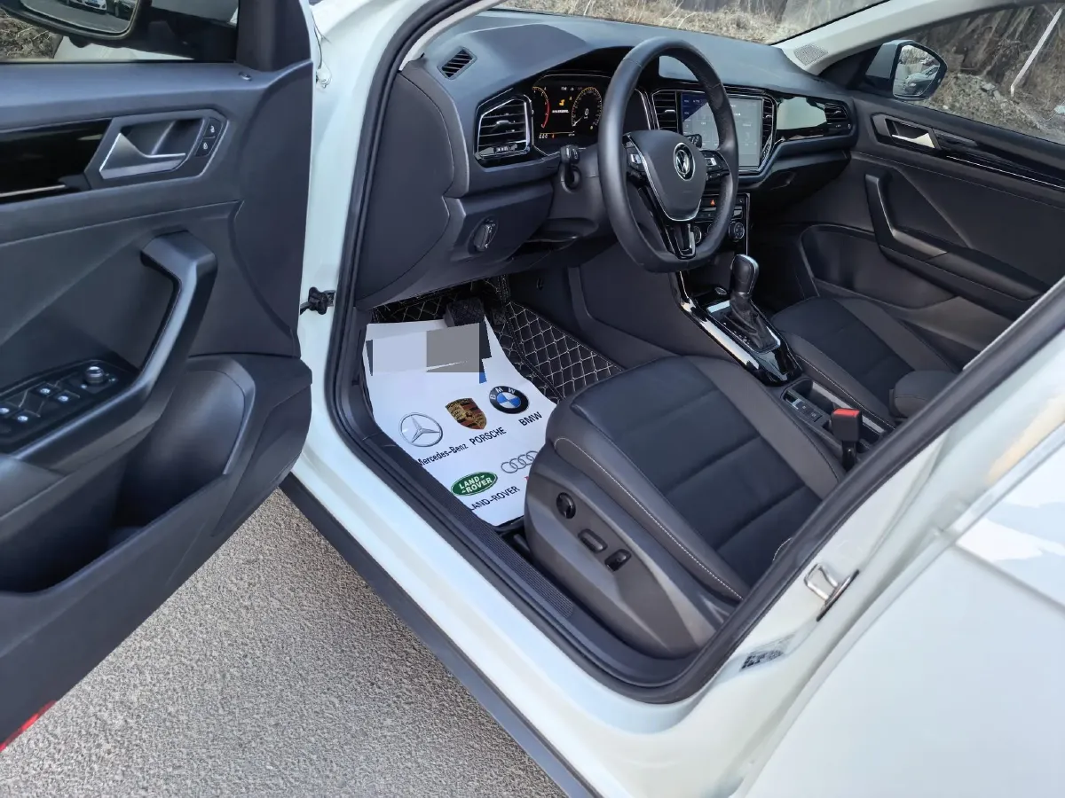 2022 Volkswagen T-Roc 1.4T 150HP L4 7DCT,autocango,china used car exporter,china ev exporter,chinese used car exporter,chinese used ev exporter