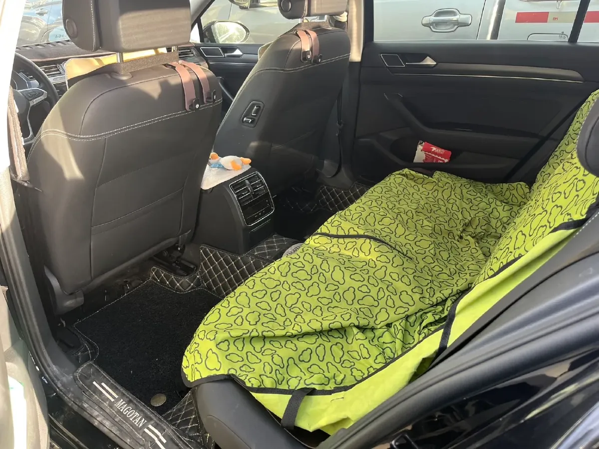 2020 Volkswagen Magotan 2.0T 186HP L4 7DCT,autocango,china used car exporter,china ev exporter,chinese used car exporter,chinese used ev exporter