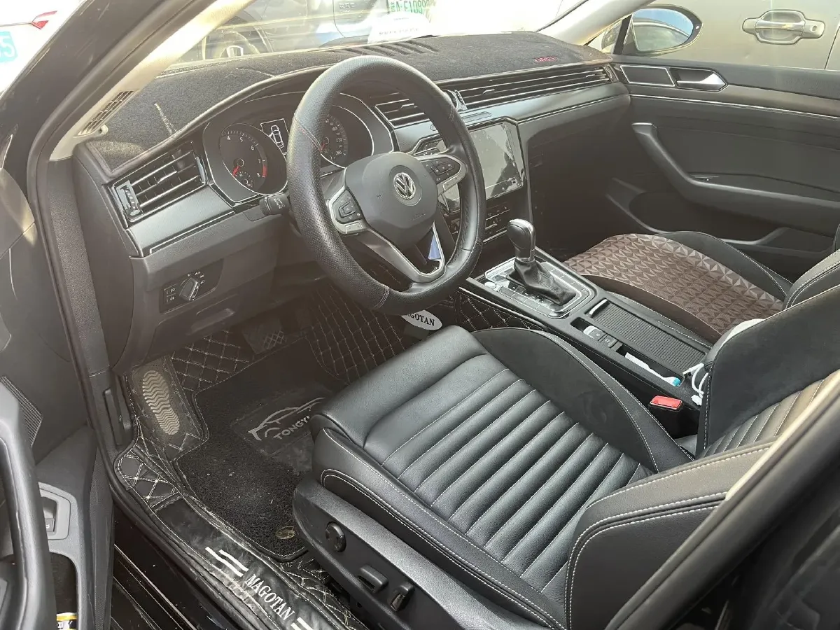 2020 Volkswagen Magotan 2.0T 186HP L4 7DCT,autocango,china used car exporter,china ev exporter,chinese used car exporter,chinese used ev exporter