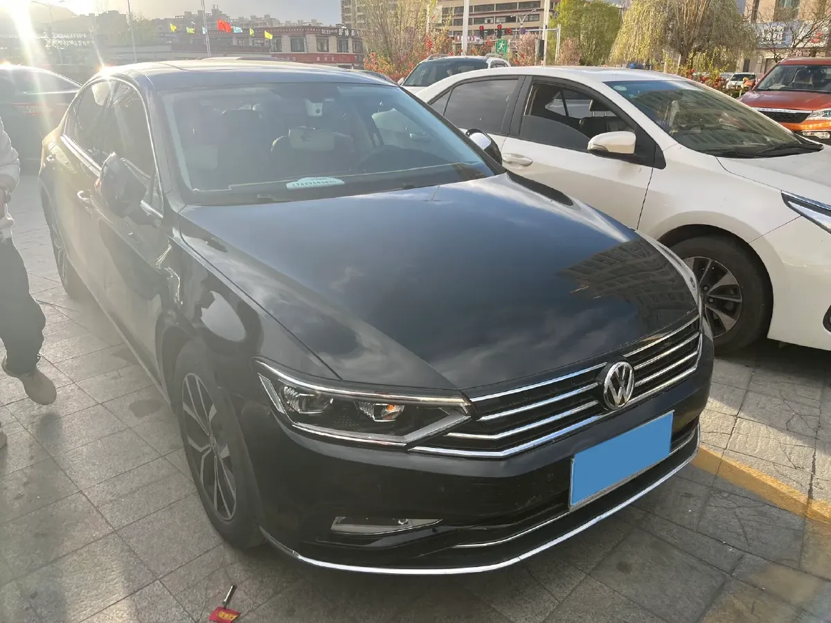 2020 Volkswagen Magotan 2.0T 186HP L4 7DCT,autocango,china used car exporter,china ev exporter,chinese used car exporter,chinese used ev exporter