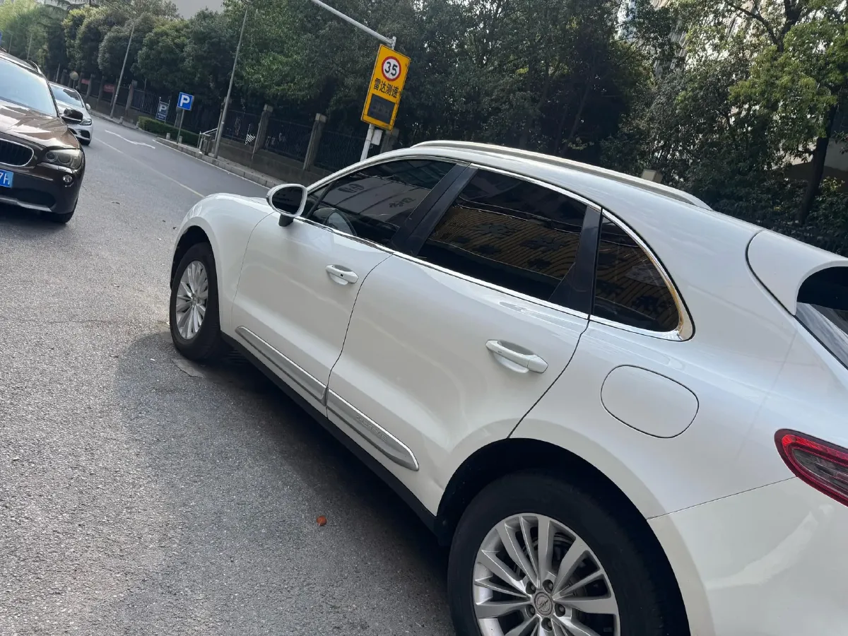 2017 Zotye SR9 2.0T 190HP L4 6DCT,autocango,china used car exporter,china ev exporter,chinese used car exporter,chinese used ev exporter