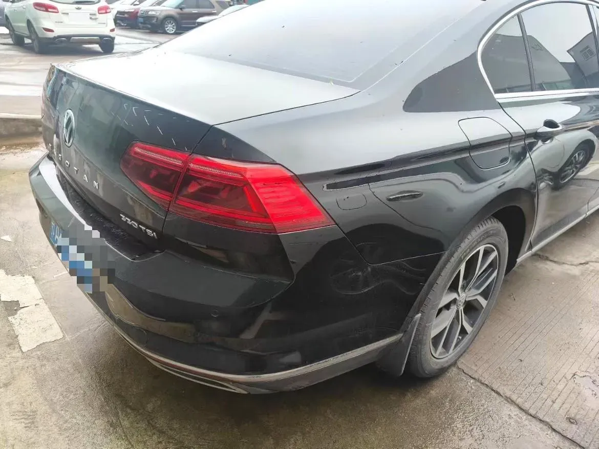 2020 Volkswagen Magotan 2.0T 186HP L4 7DCT,autocango,china used car exporter,china ev exporter,chinese used car exporter,chinese used ev exporter