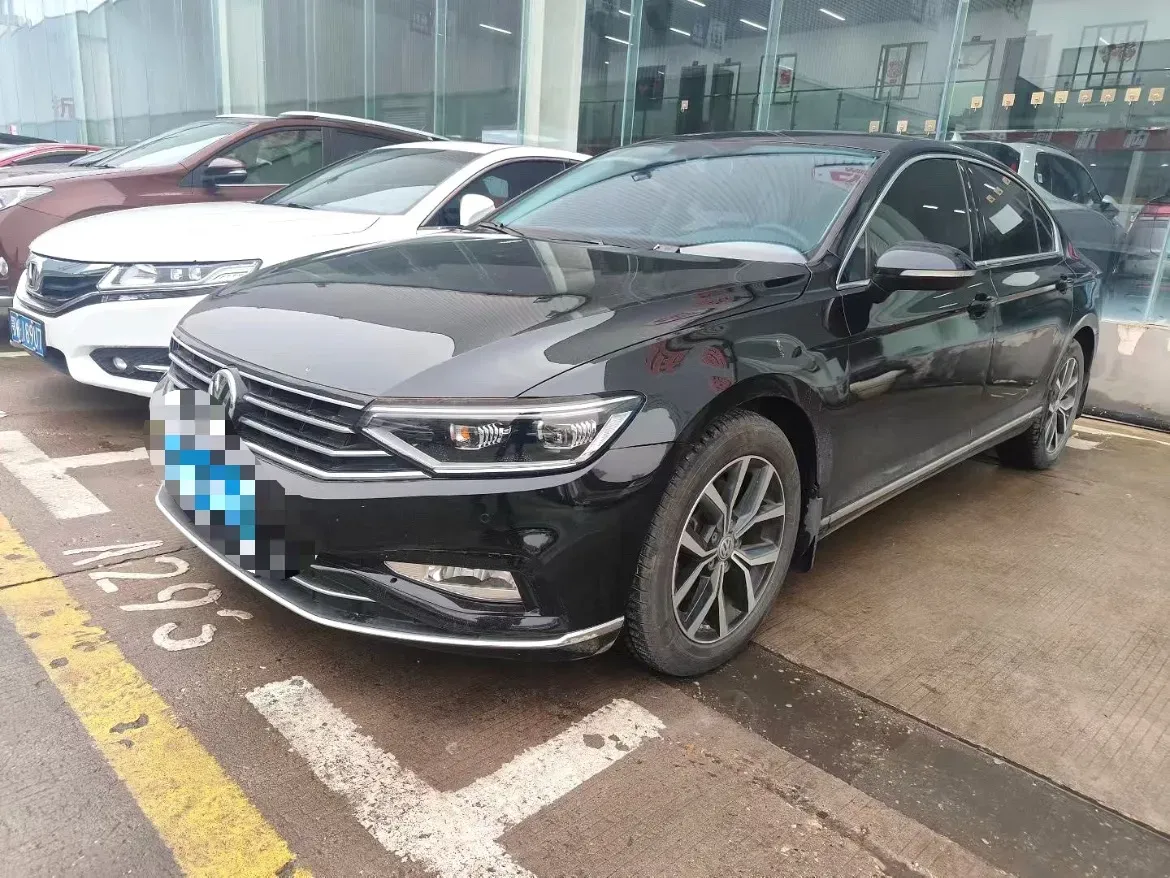 2020 Volkswagen Magotan 2.0T 186HP L4 7DCT,autocango,china used car exporter,china ev exporter,chinese used car exporter,chinese used ev exporter