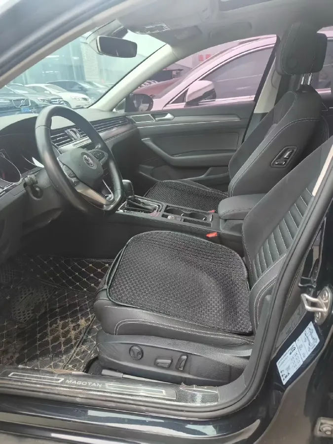 2020 Volkswagen Magotan 2.0T 186HP L4 7DCT,autocango,china used car exporter,china ev exporter,chinese used car exporter,chinese used ev exporter